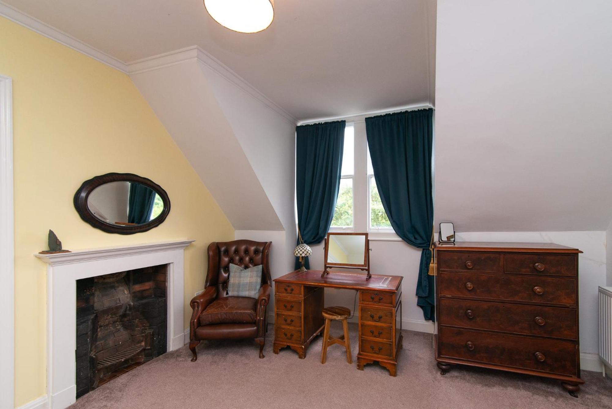 Spacious Retreat With River Views Near Peak District Matlock  Kültér fotó