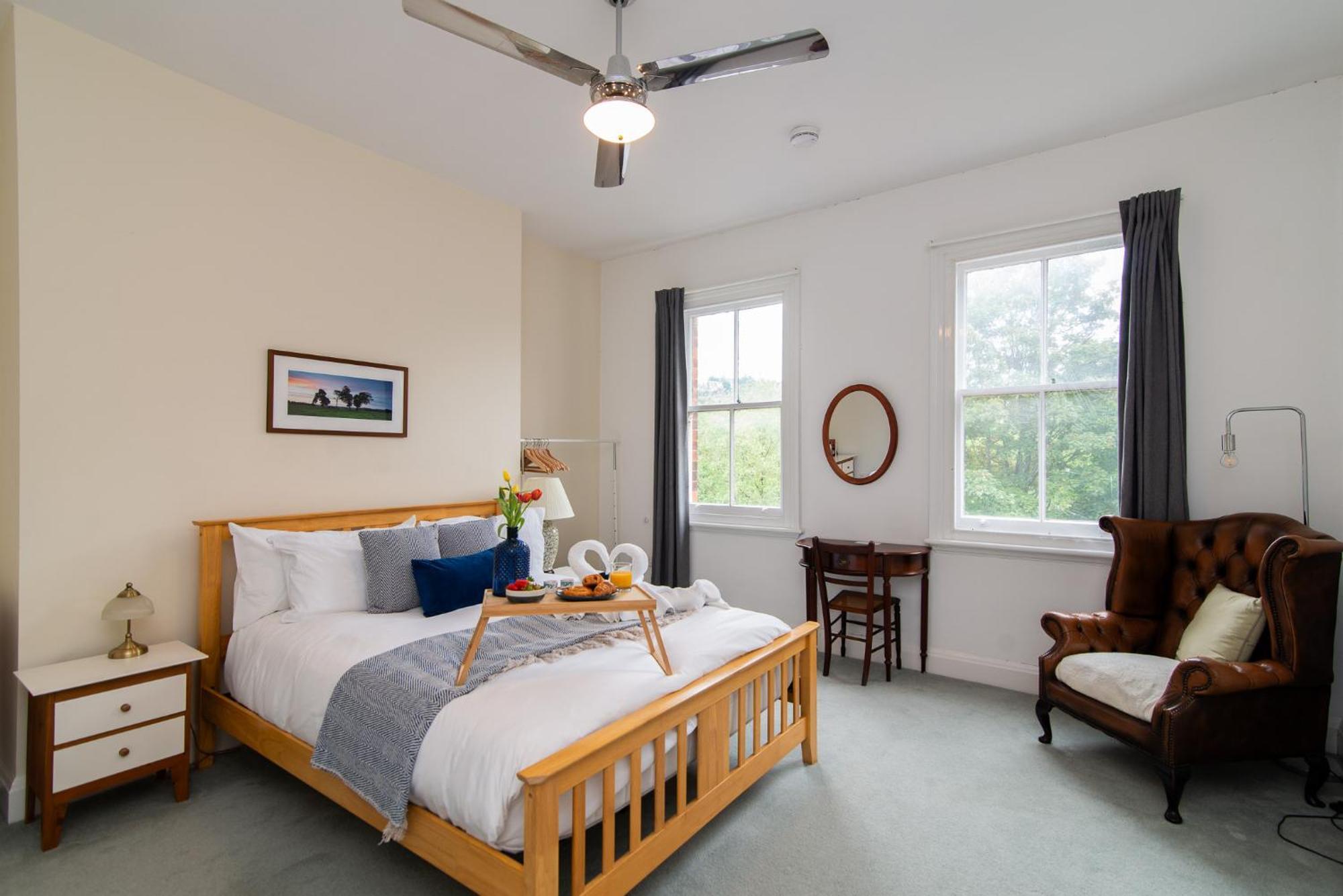 Spacious Retreat With River Views Near Peak District Matlock  Kültér fotó