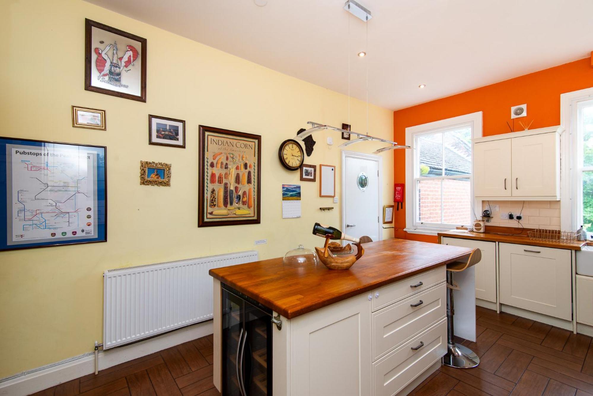 Spacious Retreat With River Views Near Peak District Matlock  Kültér fotó